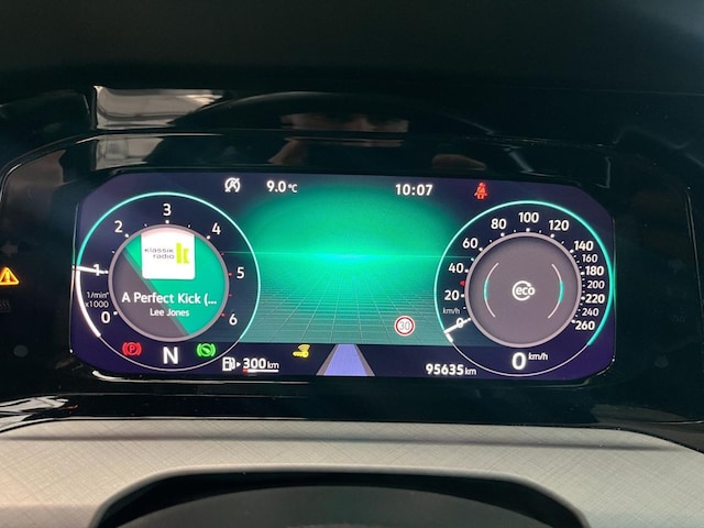 Volkswagen Golf 2.0 TDI DSG Life Variant