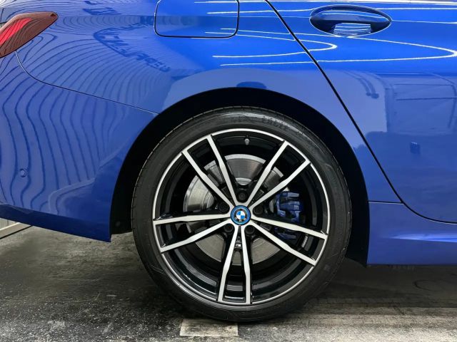 BMW 330 330e M-Sport Touring xDrive