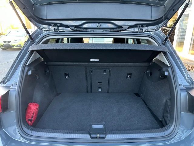 Volkswagen Golf 2.0 TDI DSG Golf VIII Style