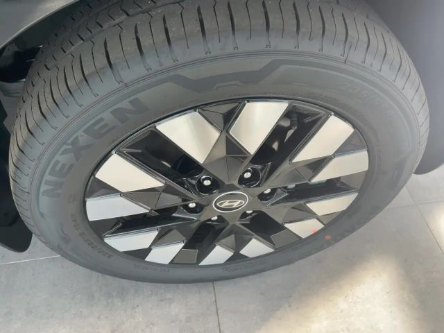 Hyundai Staria Signature