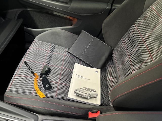 Volkswagen Golf 2.0 TSI Golf VIII