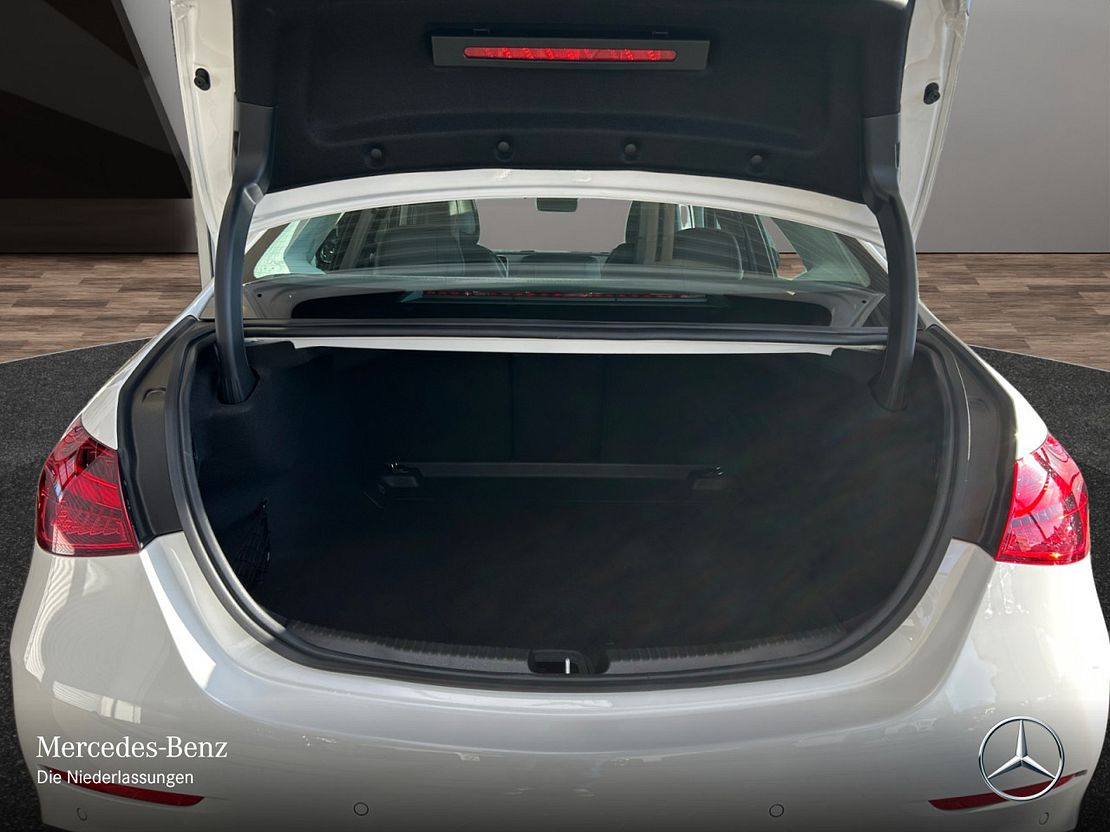 Mercedes-Benz C 180 Sedan