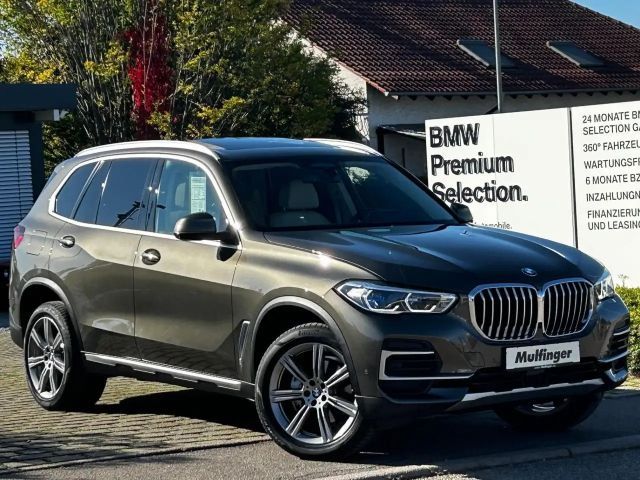 BMW X5 x40i IntAktLenk.PanoD.SurView.ACC Laser 20" HUD