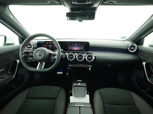 Mercedes-Benz A 200 AMG Line