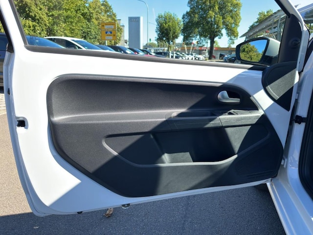 Volkswagen up! Move Move up!