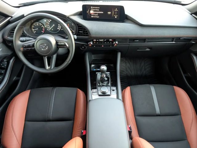 Mazda 3 2.5 G140 NAGISA