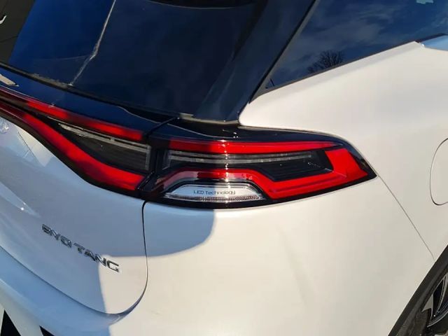 BYD Tang New Tang Flagship 108,8 kWh New Tang Flagship 1...