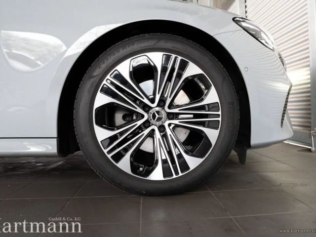 Mercedes-Benz E 200 AVANTGARDE Sedan