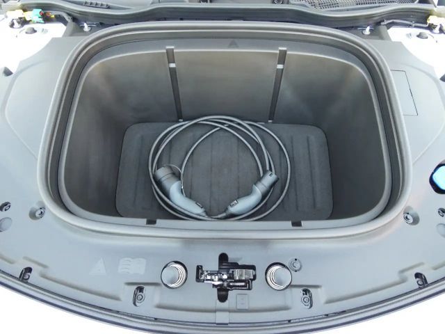 Mercedes-Benz CLA 250 AMG Line Sedan