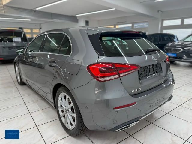 Mercedes-Benz A 180 Progressive