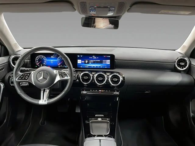 Mercedes-Benz A 200 Progressive