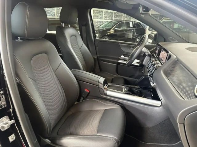 Mercedes-Benz B 200 Progressive Sedan