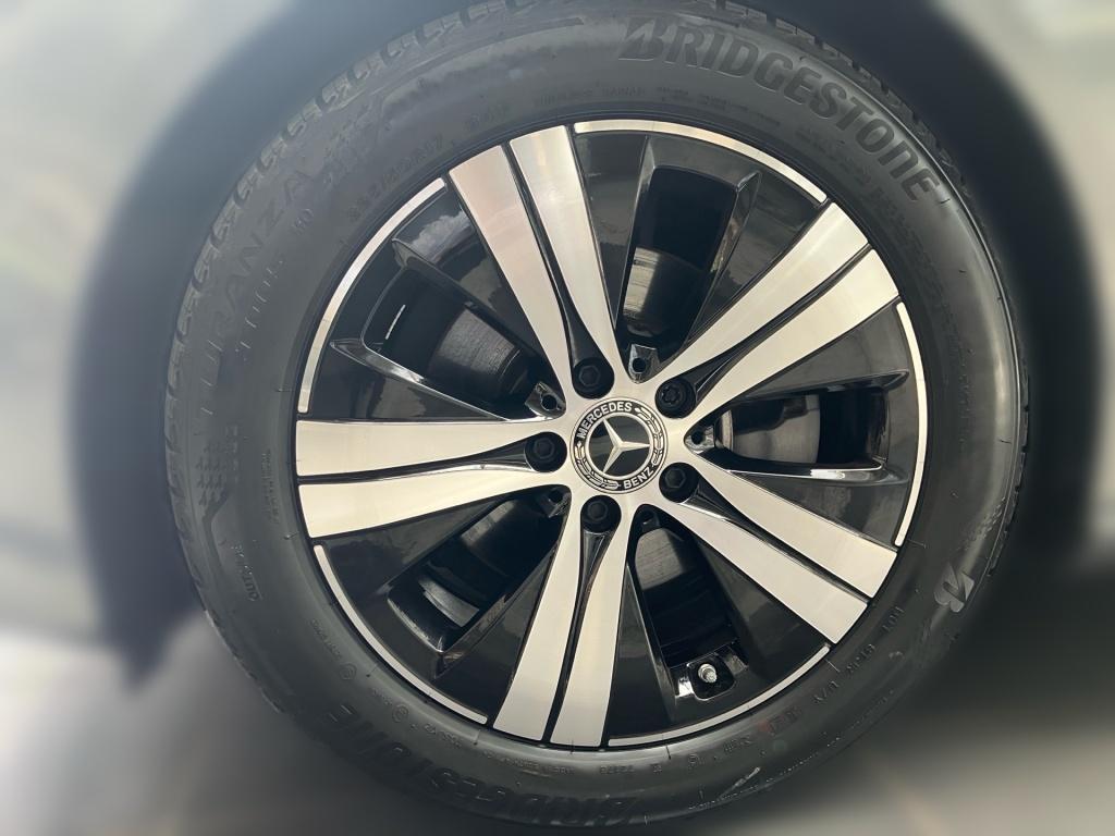 Mercedes-Benz C 180 AVANTGARDE Sedan