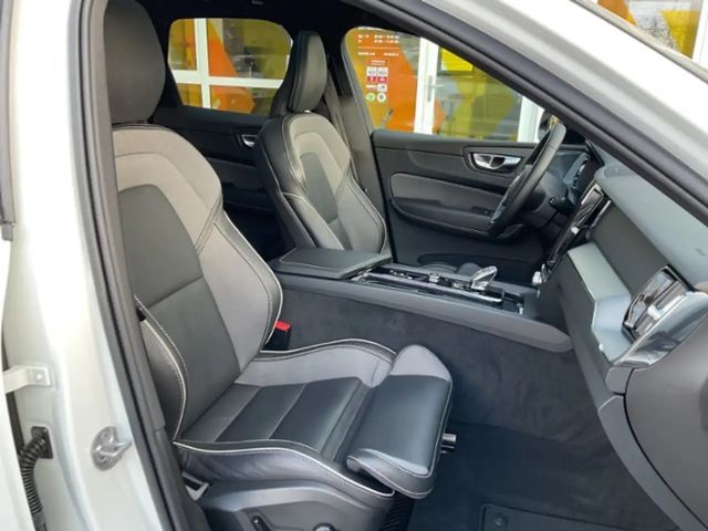 Volvo XC60 Dark Plus