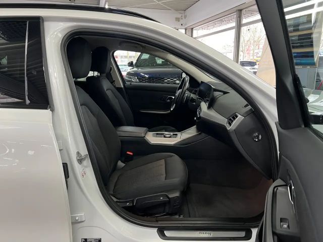 BMW 320 320d Touring xDrive