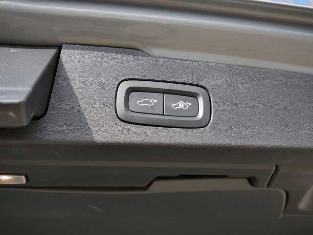 Volvo V60 AWD Plus T6