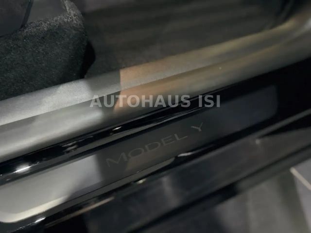 Tesla Model Y AWD Dual Motor Performance