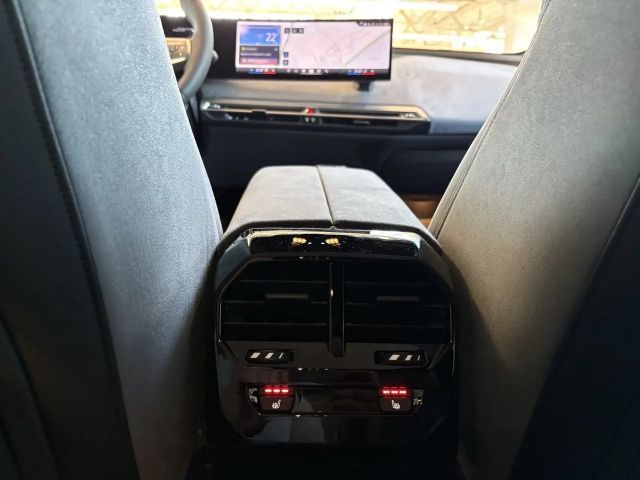 BMW iX xDrive45