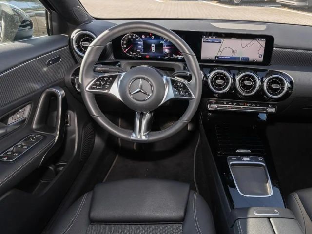 Mercedes-Benz A 200 A 200 d