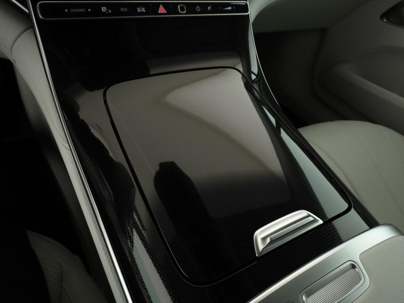 Mercedes-Benz EQE 300 AMG Line Sedan