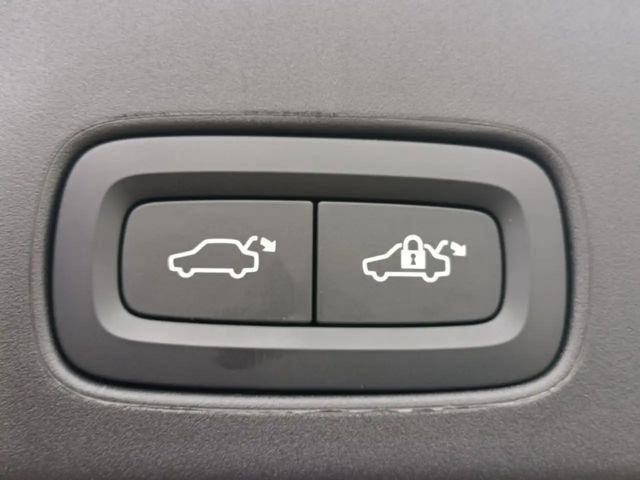 Volvo V90 AWD Dark Plus T6