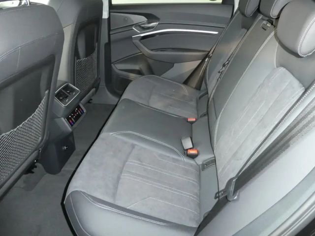 Audi Q8 e-tron 55 Business Quattro