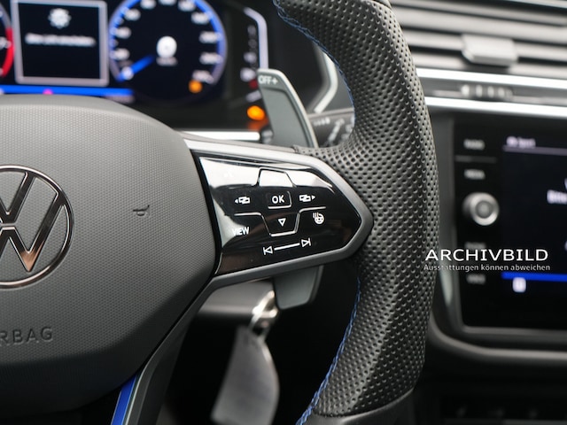 Volkswagen Tiguan Tiguan R  PANO MATRIX AHK ACC LEDER NAVI VIRT