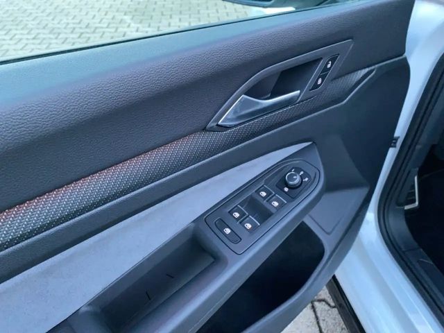 Volkswagen Golf 1.5 eTSI DSG Style