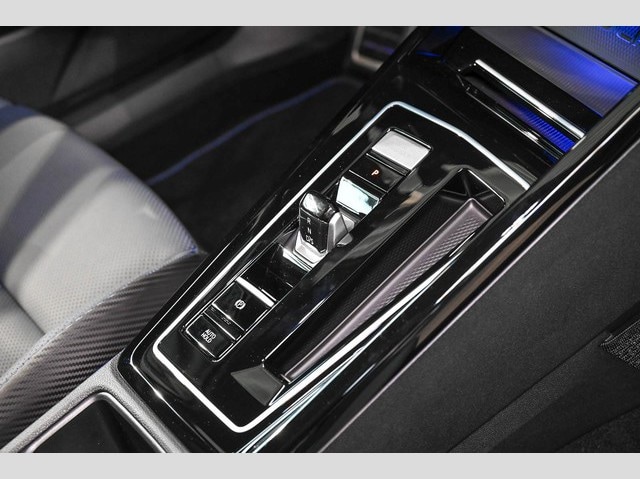 Volkswagen Golf 2.0 TSI DSG Golf VIII