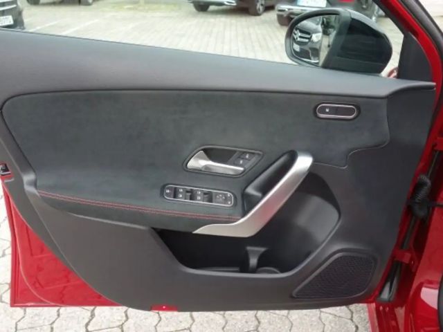 Mercedes-Benz A 200 AMG Line