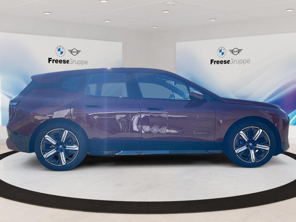 BMW iX xDrive40