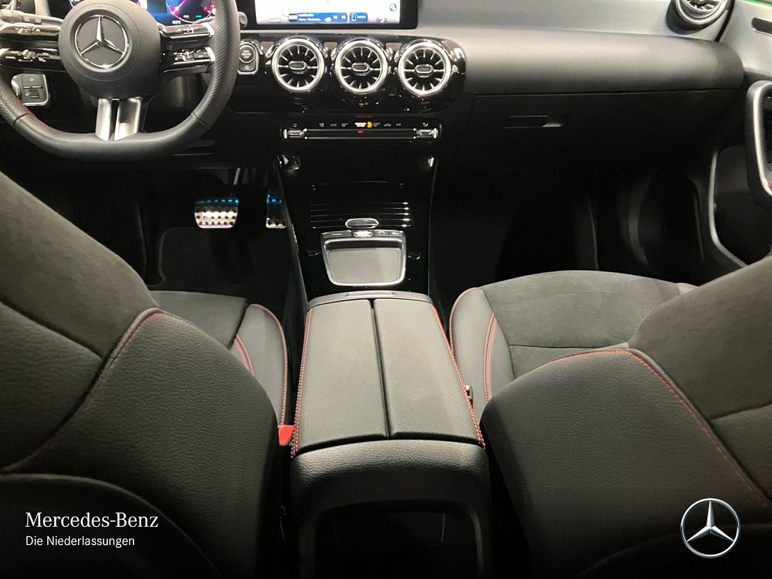 Mercedes-Benz A 250 4MATIC AMG Line