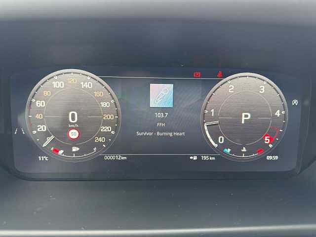 Land Rover Defender 110 Dynamic SE