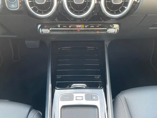 Mercedes-Benz B 180 Sedan