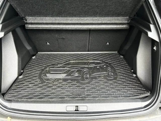 Peugeot E-2008 Allure Pack