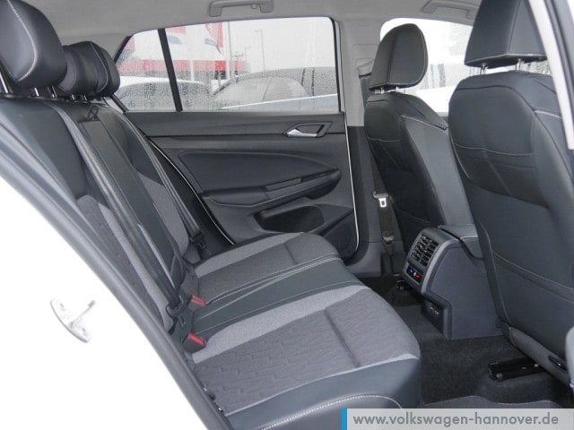 Volkswagen Golf 1.5 eTSI DSG IQ.Drive