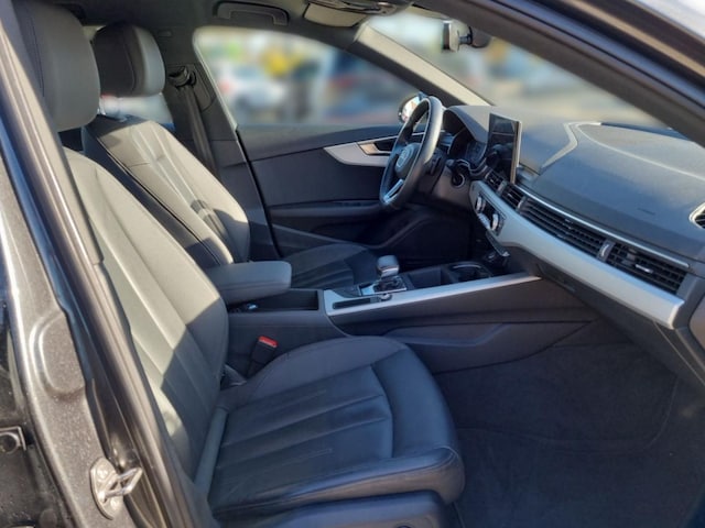 Audi A4 35 TFSI Avant S-Tronic