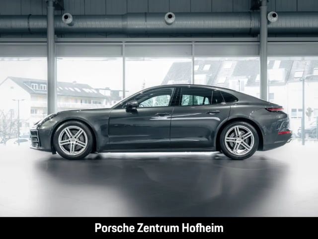 Porsche Panamera 4