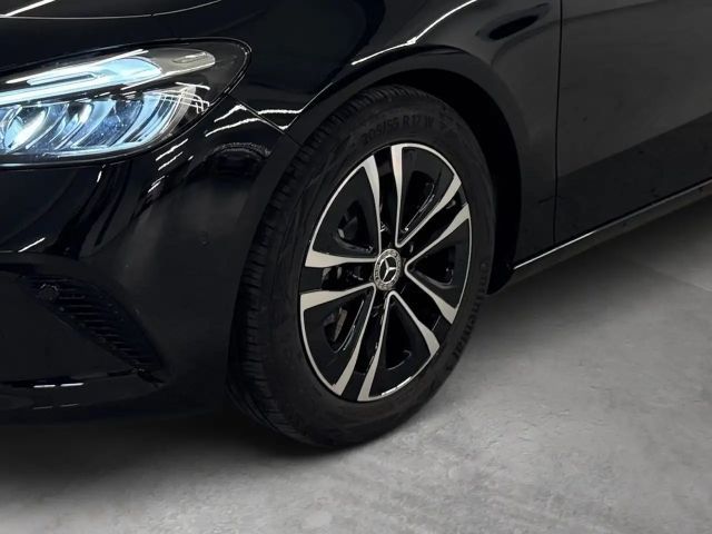 Mercedes-Benz B 200 Progressive Sedan