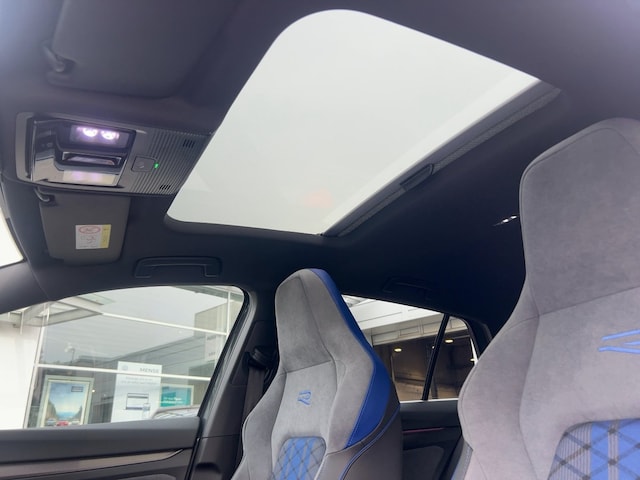 Volkswagen Golf Akra AHK Pano Harman Kardon