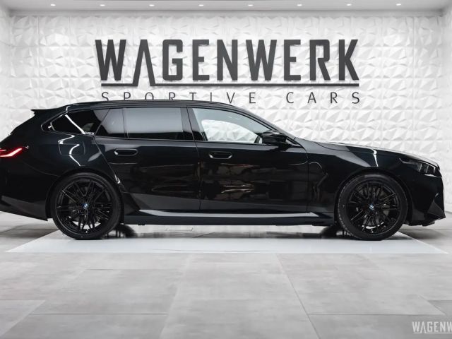 BMW M5 Touring PANORAMA AHK B&W COMFORT-PAKET ALLBLACK