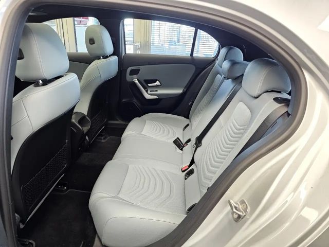 Mercedes-Benz A 200 Progressive