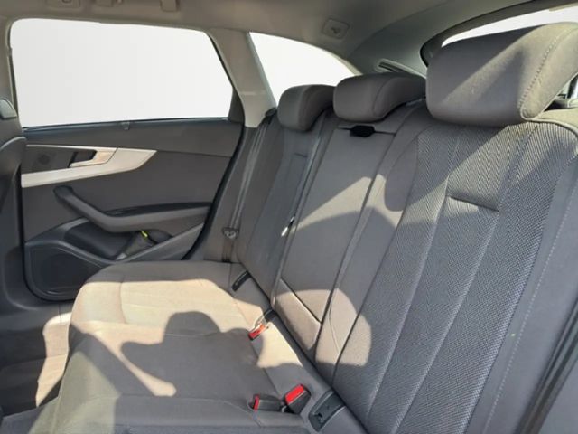Audi A4 30 TDI Avant
