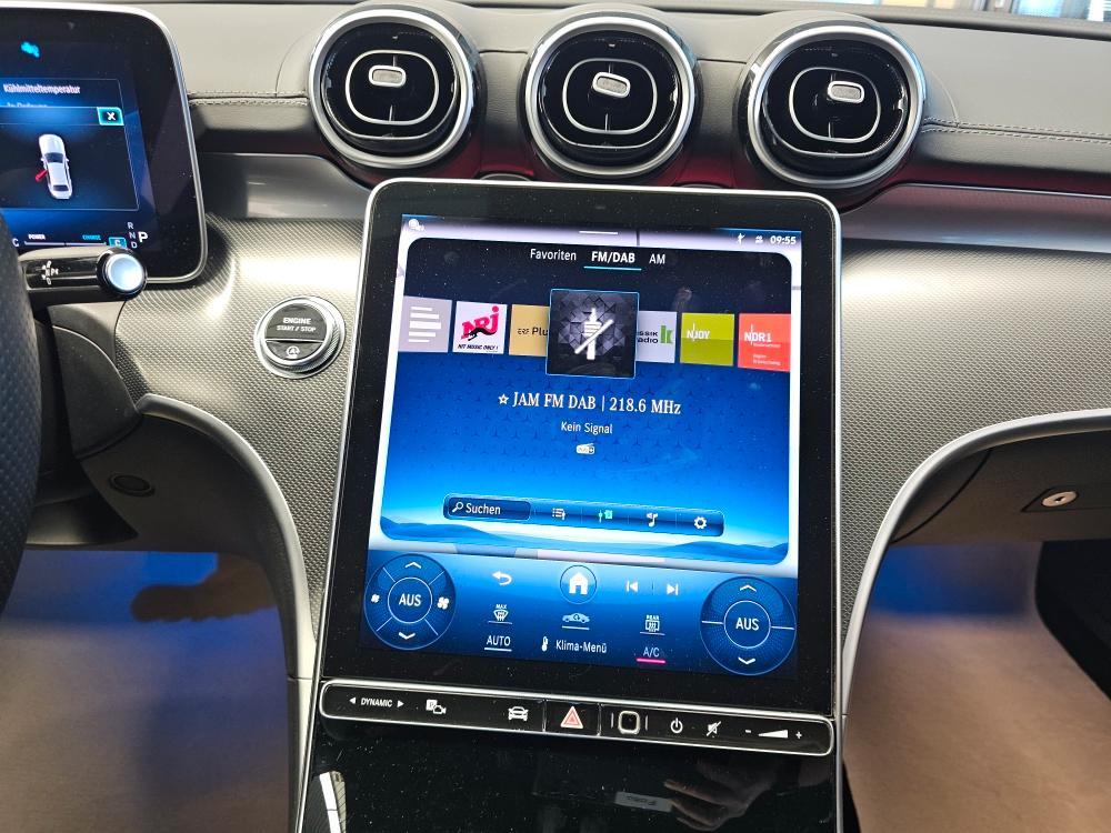 Mercedes-Benz C 200 AMG Line Sedan