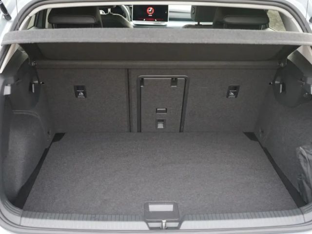 Volkswagen Golf 1.5 TSI Golf VIII IQ.Drive