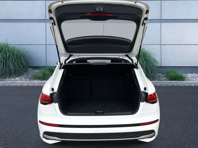 Audi A3 30 TFSI S-Tronic Sedan