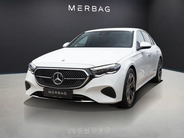 Mercedes-Benz E 300 E 300 e Sedan