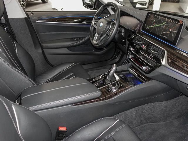 BMW 530 530d Luxury Line Sedan