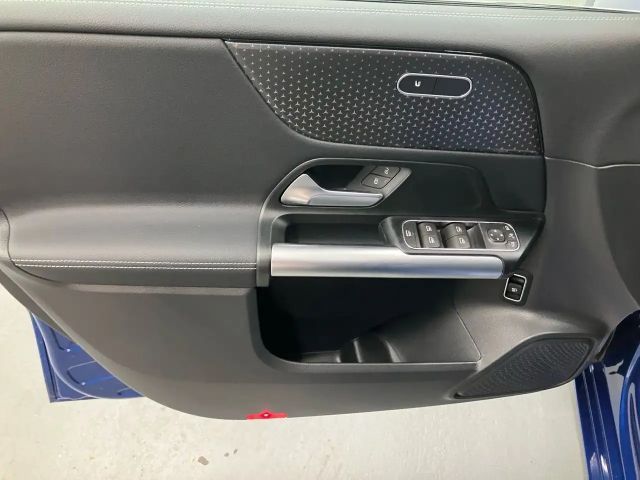 Mercedes-Benz B 200 Progressive Sedan