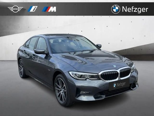 BMW 330 330e Sedan Sport Line xDrive